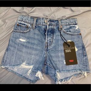 LEVI shorts! NWT ☀️